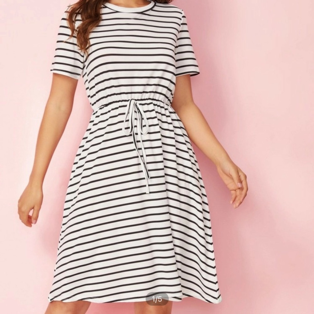 Striped midi t shirt dress with bow and pockets